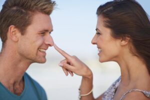 signes d'attirance d'une femme
